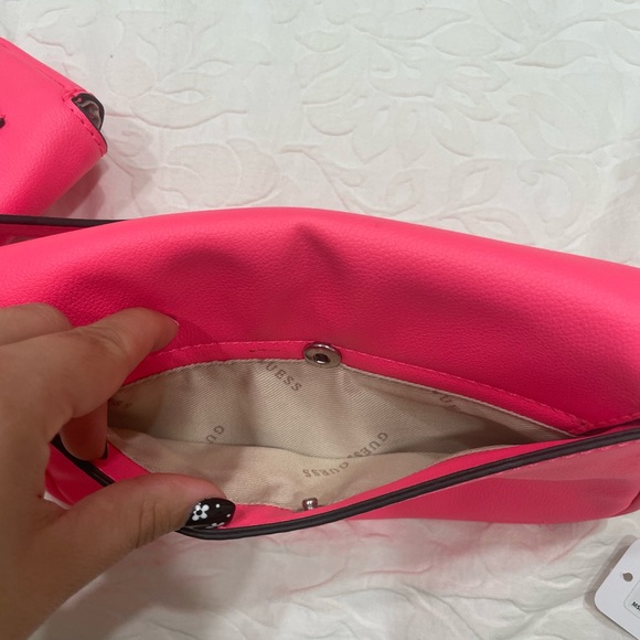 Wmns GUESS hot pink purse USED - Picture 8 of 10